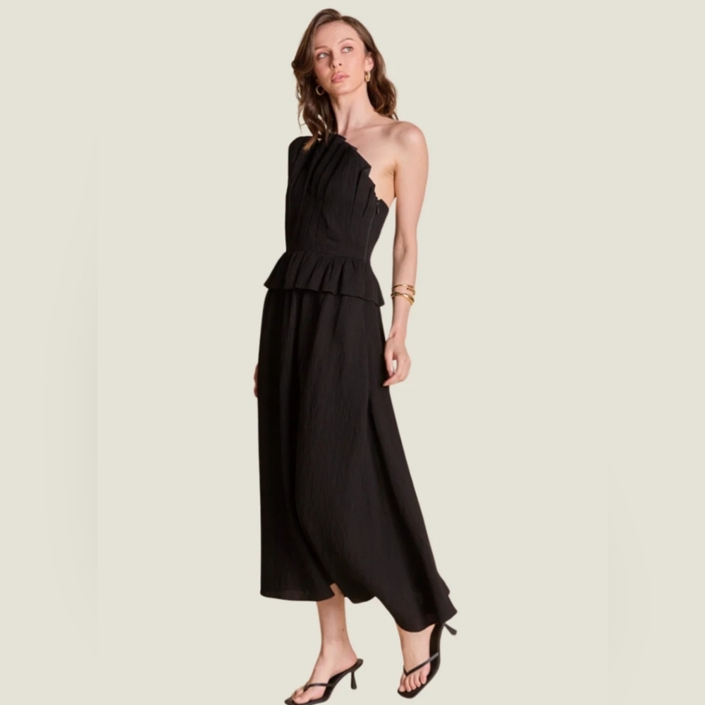 Women's Clothing (A23) - Picture 2 of 9